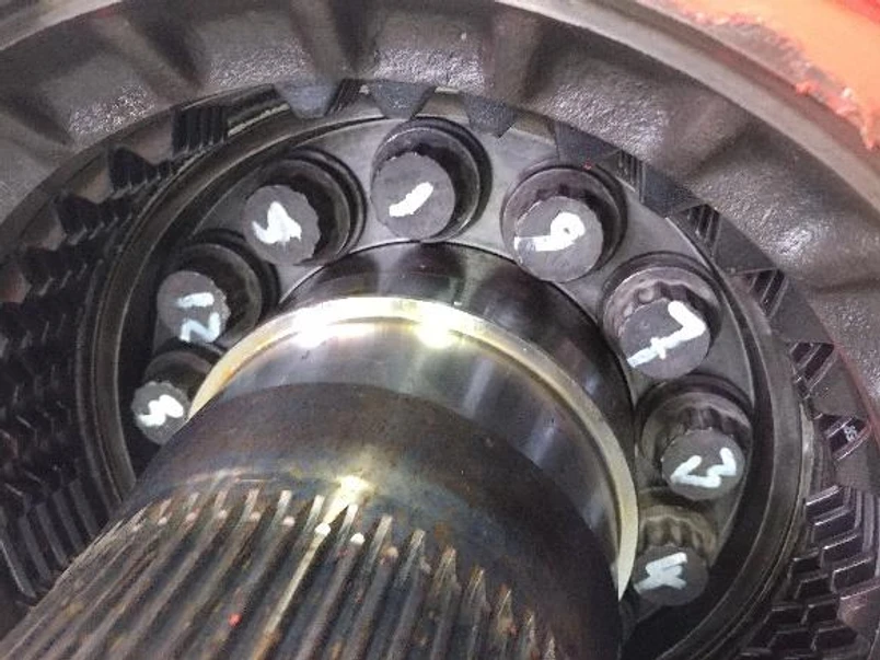 Innovación en empernado minero que optimiza procesos y garantiza mayor seguridad en operaciones.