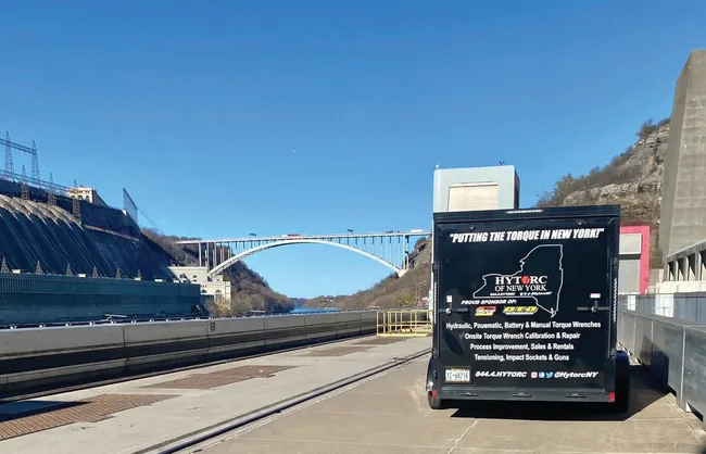 HYTORC Nueva York entrega soluciones personalizadas de empernado con herramientas hidráulicas y neumáticas.